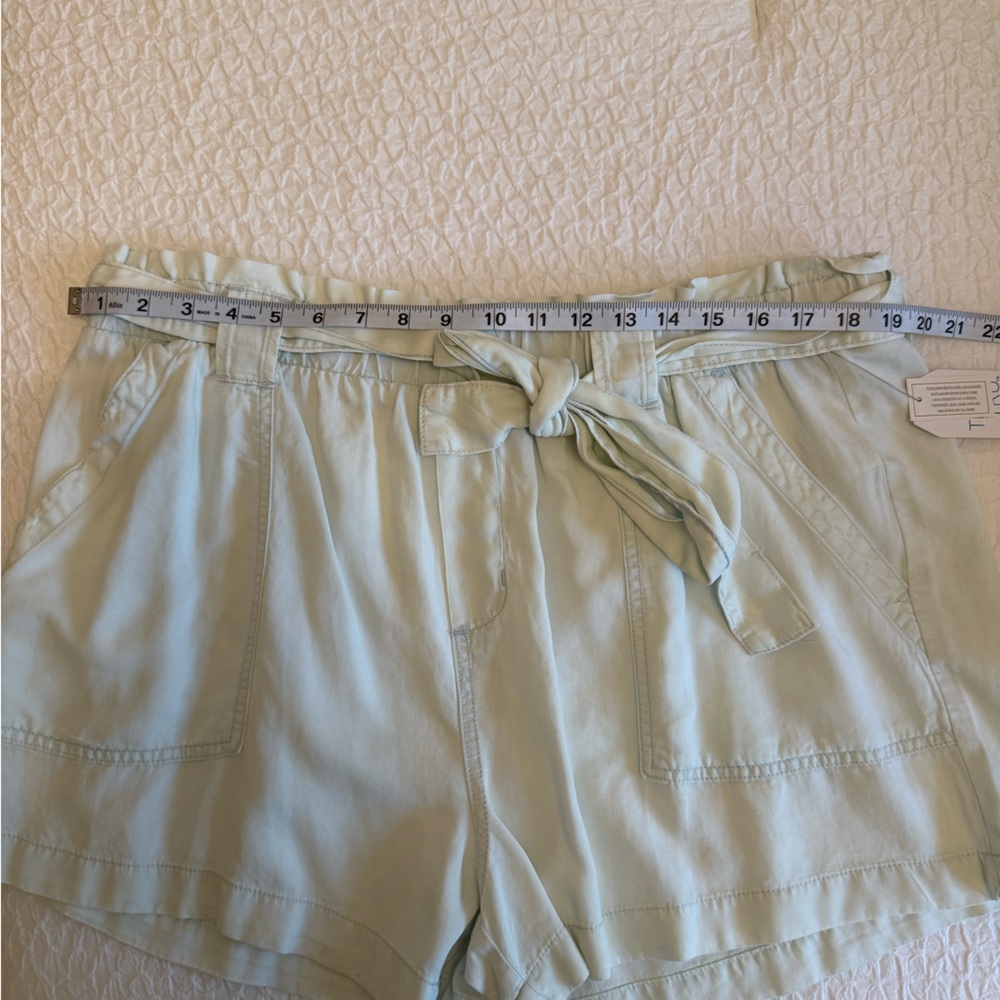 Time and Tru Sunwash Blue Cargo Shorts with Tie-Waist - Picture 7 of 10